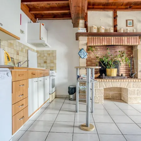 Cottage Meautis Semesterbostad